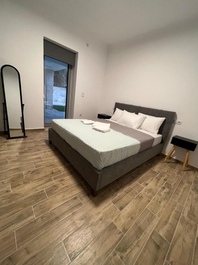 Ag.Stone.Home Isthmia Buitenkant foto